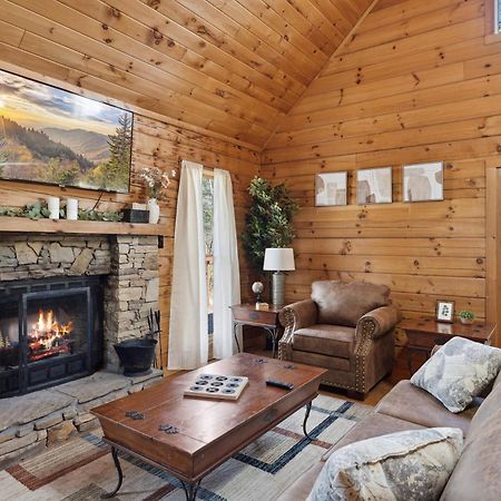 Cozy Family Friendly Cabin With Hot Tub, Near Gatlinburg, Pigeon Forge, Dollywood Сев'єрвілл Екстер'єр фото